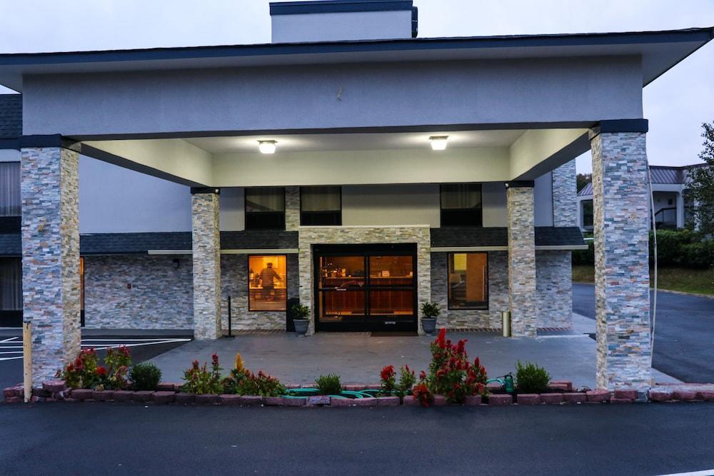 Quality Inn Cleveland Exterior photo